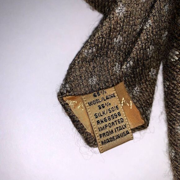 VINTAGE MEN'S DOT 65% WOOL AND 35% SILK  DONNA KARAN SIGNATURE TIE. - Picture 7 of 8